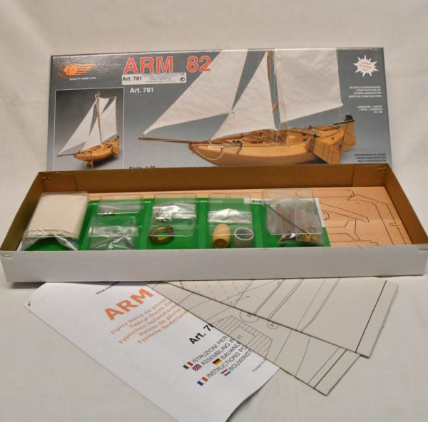 Arm 82 Dutch Fishing Boat Kit - Mantua Models (781)