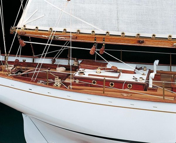 Dorade Model Boat Kit Amati (1605)