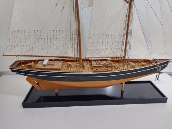 Blue Nose II Model Yacht (Premier Range) - PSM