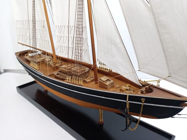 Blue Nose II Model Yacht (Premier Range) - PSM