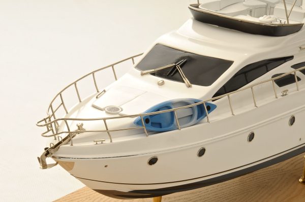 Azimut 50 Model Yacht