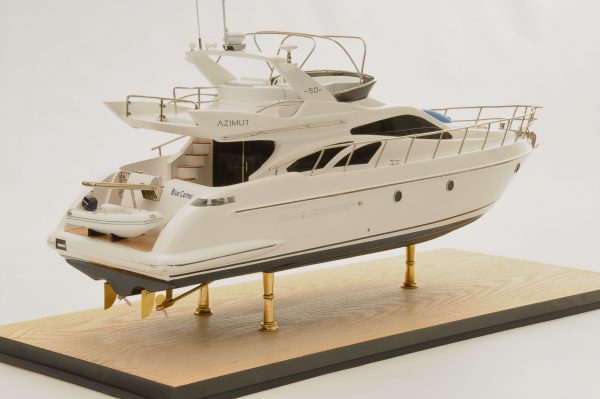 Azimut 50 Model Yacht