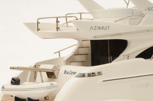 Azimut 50 Model Yacht