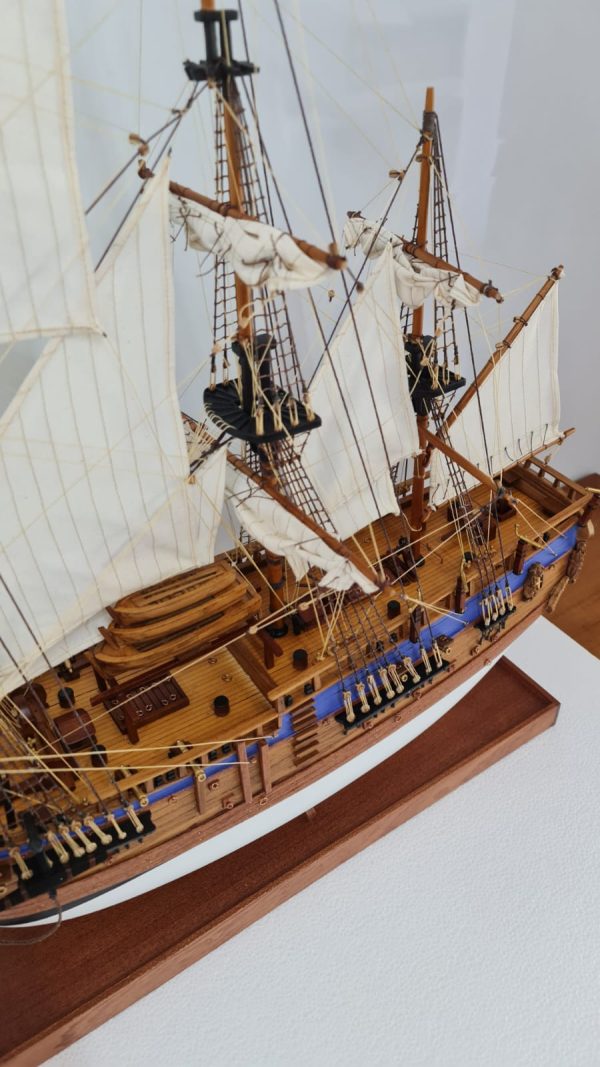 HMS Endeavour model ship (Premier Range) - PSM