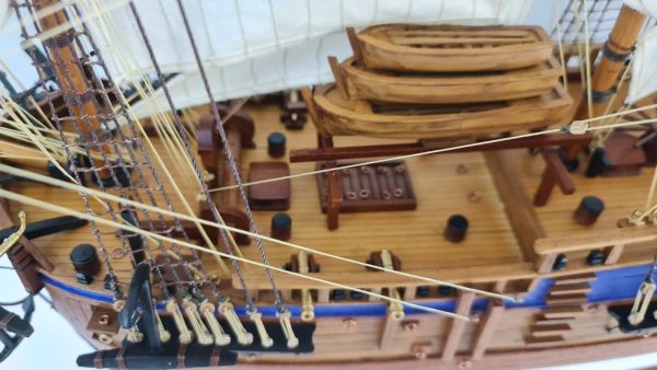 HMS Endeavour model ship (Premier Range) - PSM