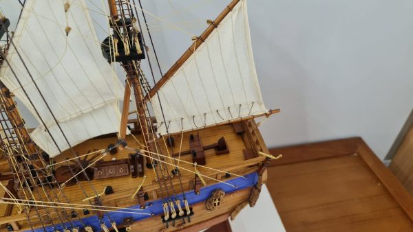 HMS Endeavour model ship (Premier Range) - PSM