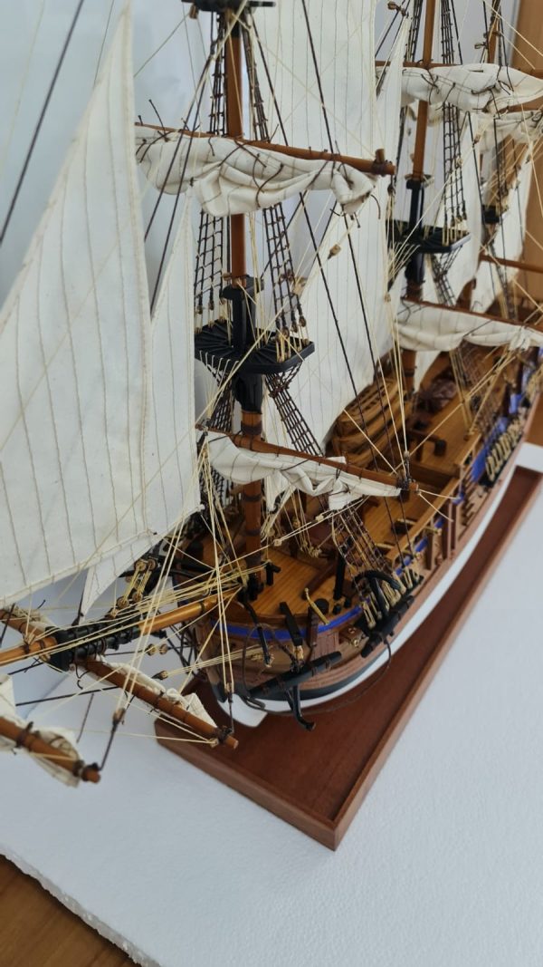 HMS Endeavour model ship (Premier Range) - PSM