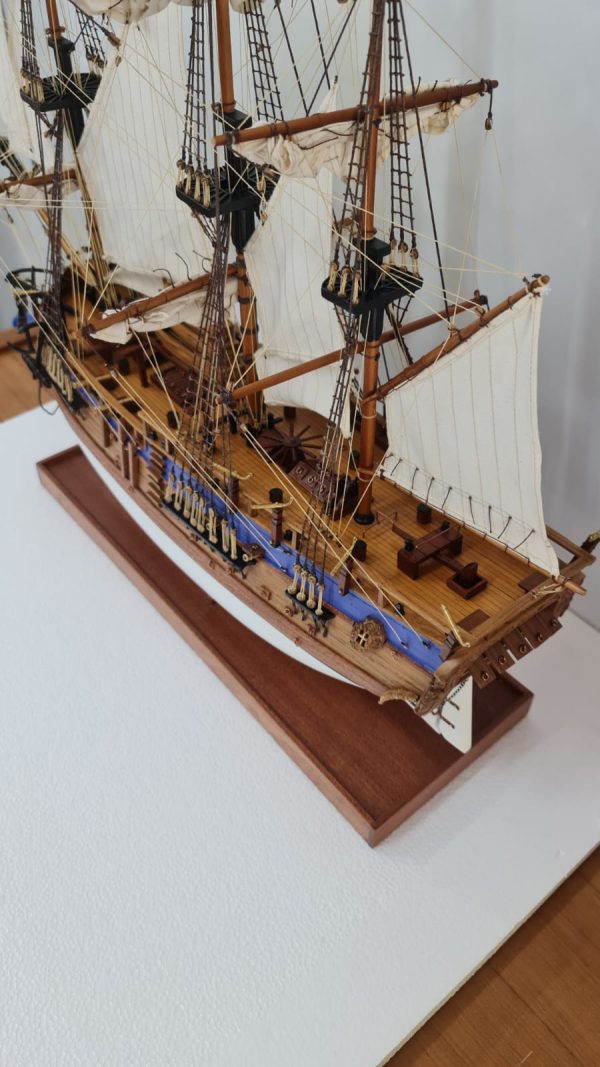 HMS Endeavour model ship (Premier Range) - PSM