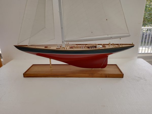 Shamrock Model Yacht (Superior Range) - PSM