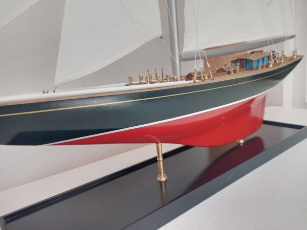 Shamrock Model Yacht (Superior Range) - PSM