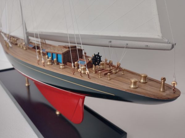 Shamrock Model Yacht (Superior Range) - PSM