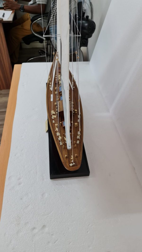 Shamrock Model Yacht (Superior Range) - PSM