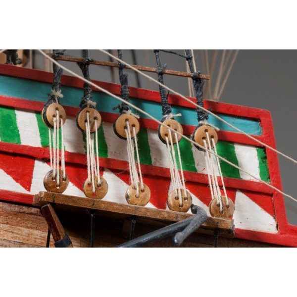 Golden Hind Model Boat Kit - Dusek (D017)