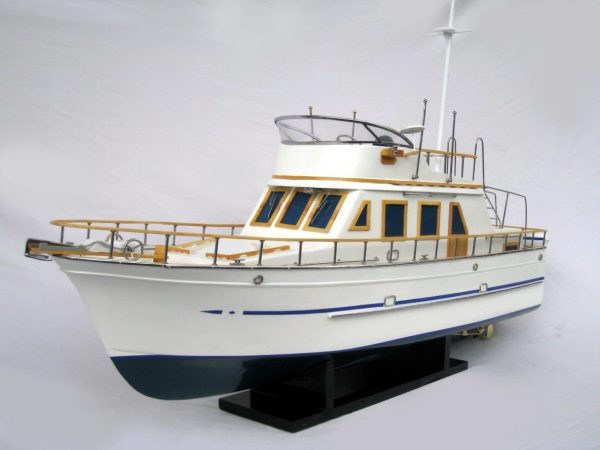 Reinee Roo Model Ship - GN