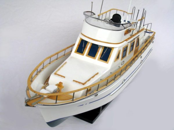 Reinee Roo Model Ship - GN