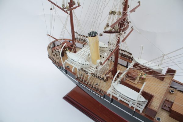 RRS Discovery Ship Model - GN