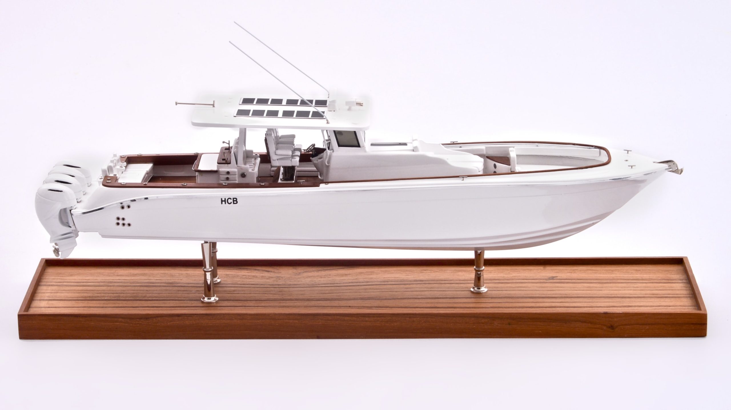 Suenos HCB Model Yacht (White)