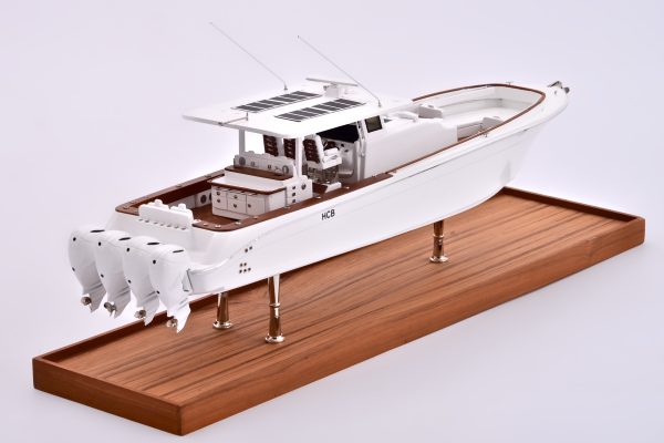 Suenos HCB Model Yacht (White)