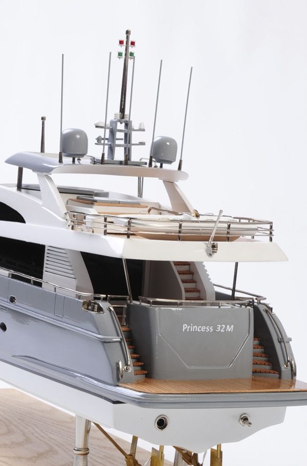 Princess 32M