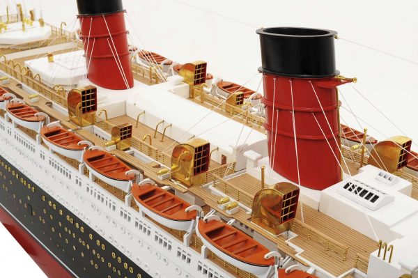 RMS Queen Mary Model