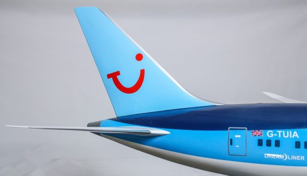 Boeing 787 - 800 Thomson Airways Model Plane