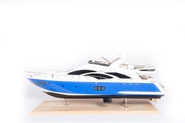 Azimut 95 Model Yacht