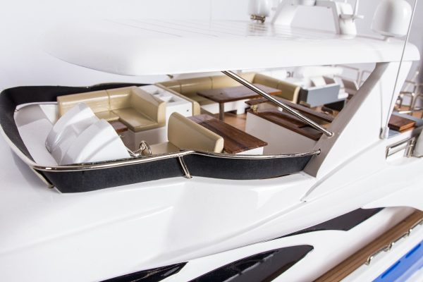 Azimut 95 Model Yacht