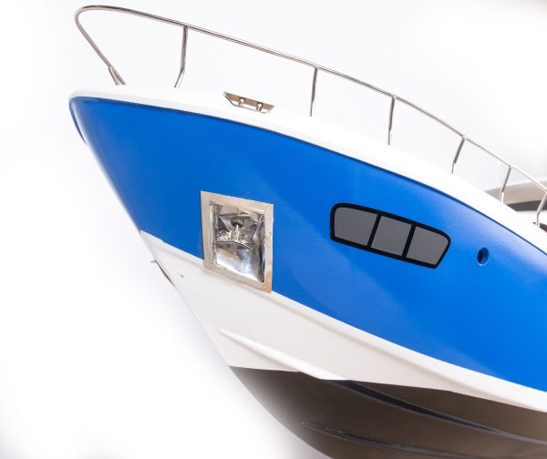 Azimut 95 Model Yacht