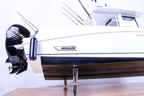 Boston Whaler Outrage 370 Model Boat