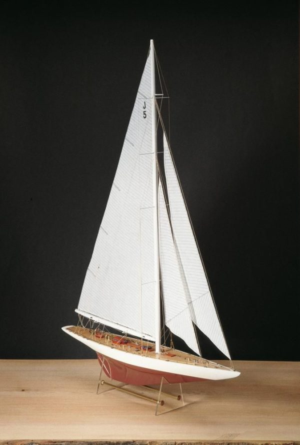 Rainbow Yacht Scale 1:80 Model Boat Kit - Amati (1700/11)