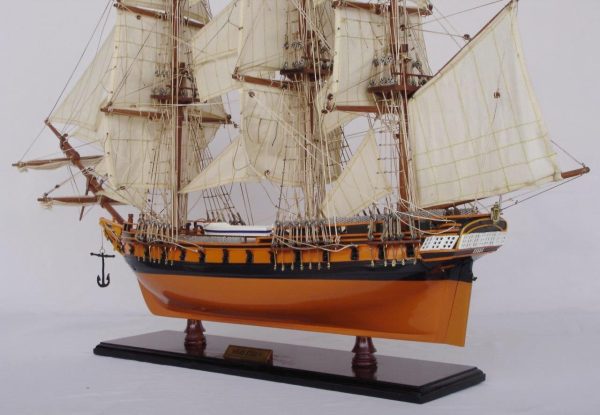 HMS Essex Model Ship - GN