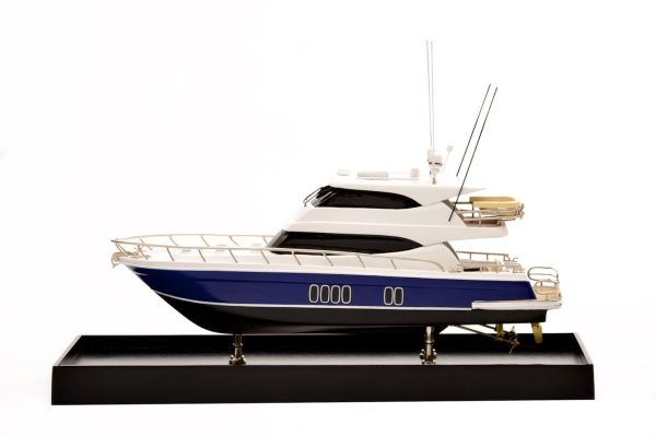 Maritimo 70 Model Yacht