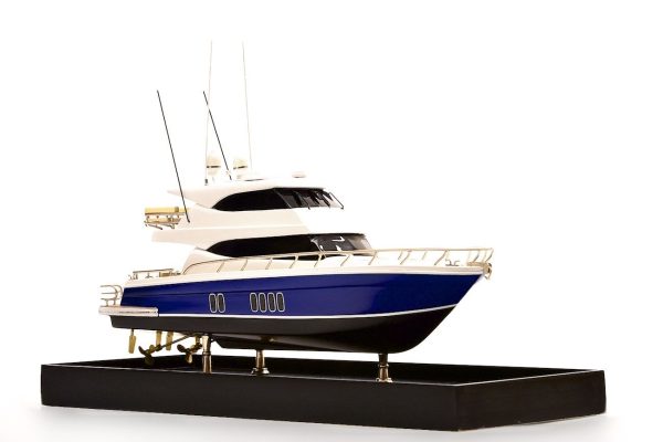 Maritimo 70 Model Yacht