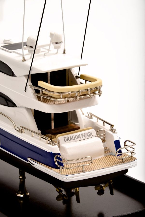 Maritimo 70 Model Yacht