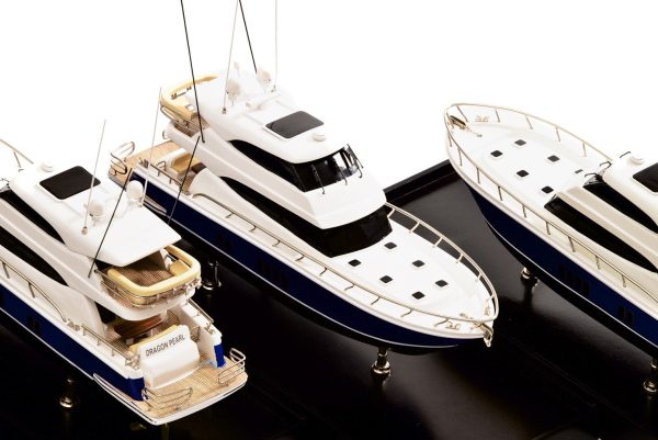 Maritimo 70 Model Yacht