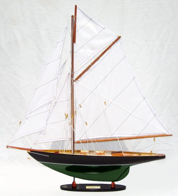 Pen Duick Model Ship - GN