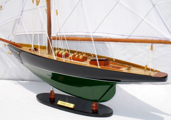 Pen Duick Model Ship - GN