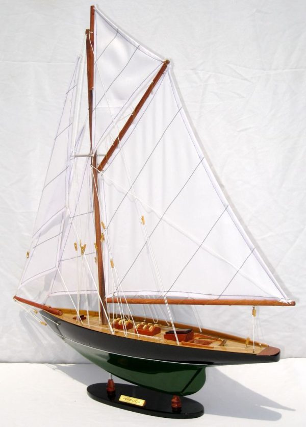 Pen Duick Model Ship - GN