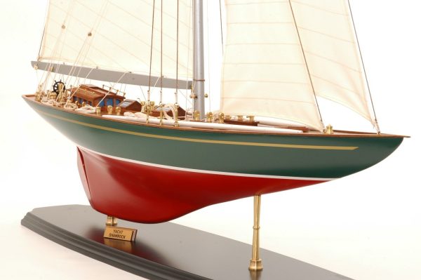 Shamrock Model Yacht (Superior Range) - PSM