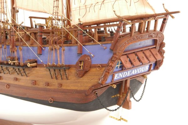 HMS Endeavour model ship (Premier Range) - PSM