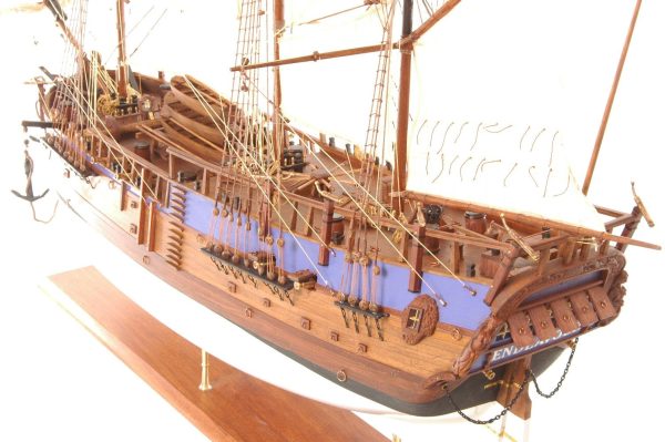 HMS Endeavour model ship (Premier Range) - PSM