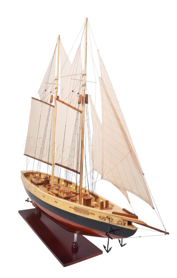 Bluenose II Model Yacht (Standard Range) - AM (AS138)