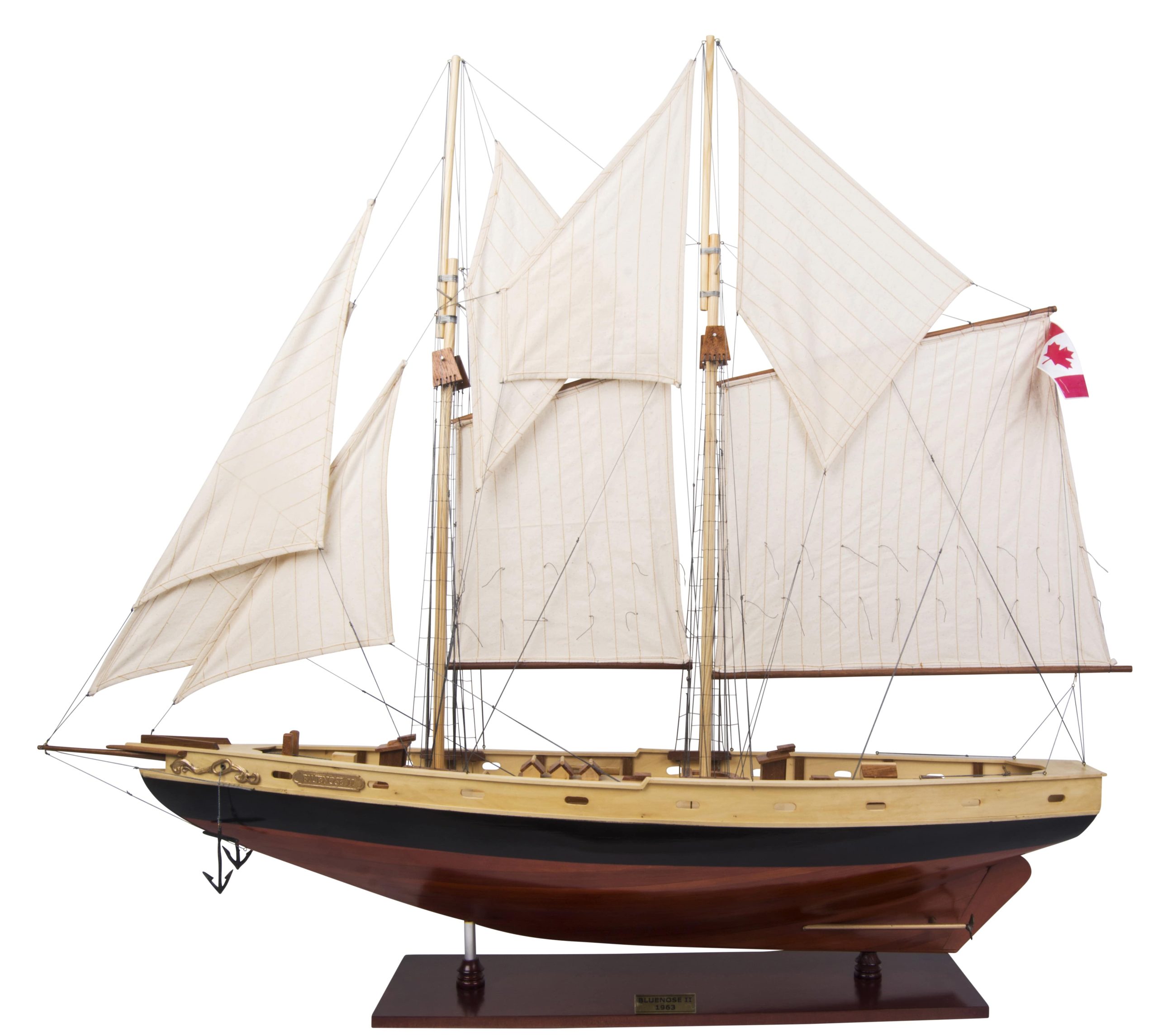 Bluenose II Model Yacht (Standard Range) - AM (AS138)