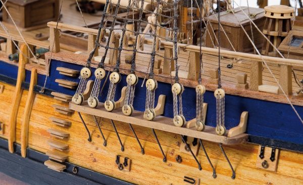 HMS Endeavour Model Boat Kit - Occre (14005)