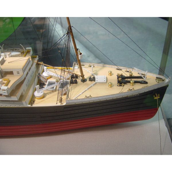 Titanic Complete Static Model Boat Kit - Mantua Models (725-9 excluding Motor)