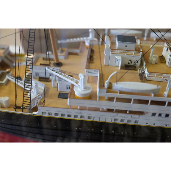 Titanic Complete Static Model Boat Kit - Mantua Models (725-9 excluding Motor)