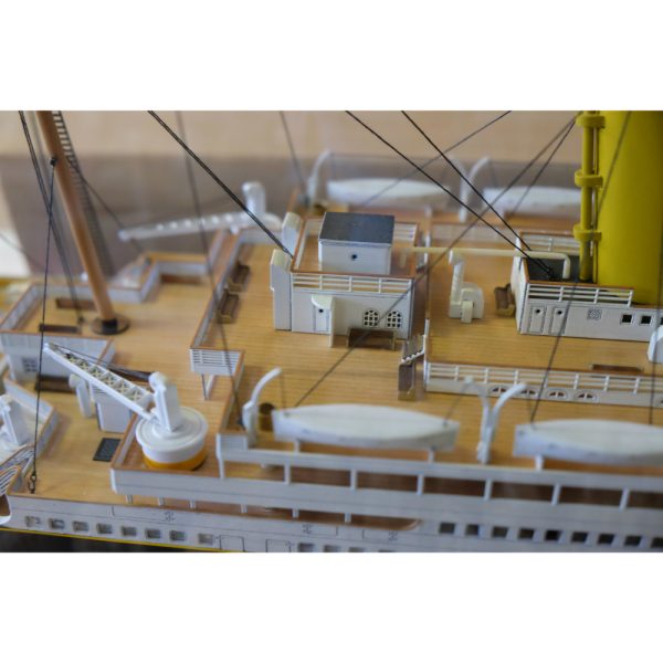 Titanic Complete Static Model Boat Kit - Mantua Models (725-9 excluding Motor)