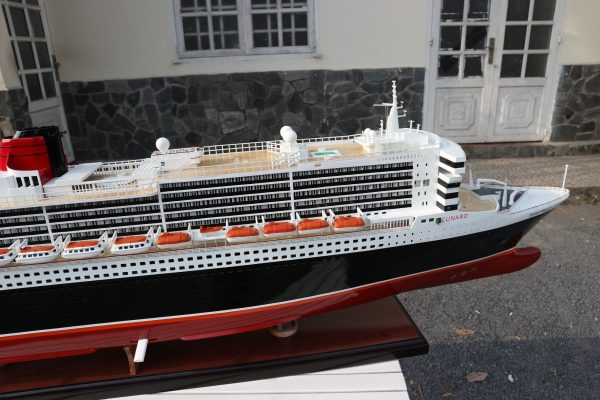 Queen Mary 2 Painted - GN