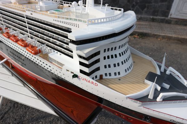 Queen Mary 2 Painted - GN