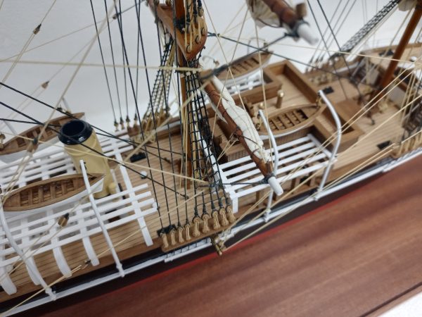 RRS Discovery Model Ship - PSM9275